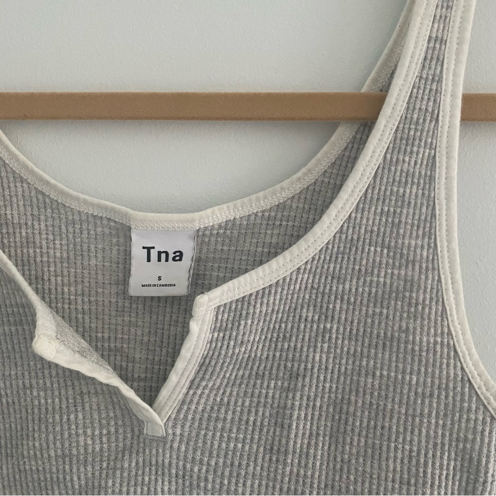TNA Cropped Tank - Picture 2 of 2